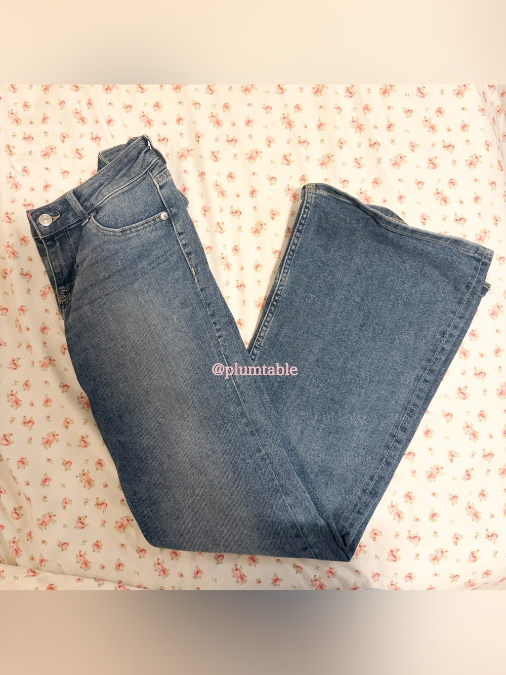 ˚‧ ɞ classic medium wash flare jeans